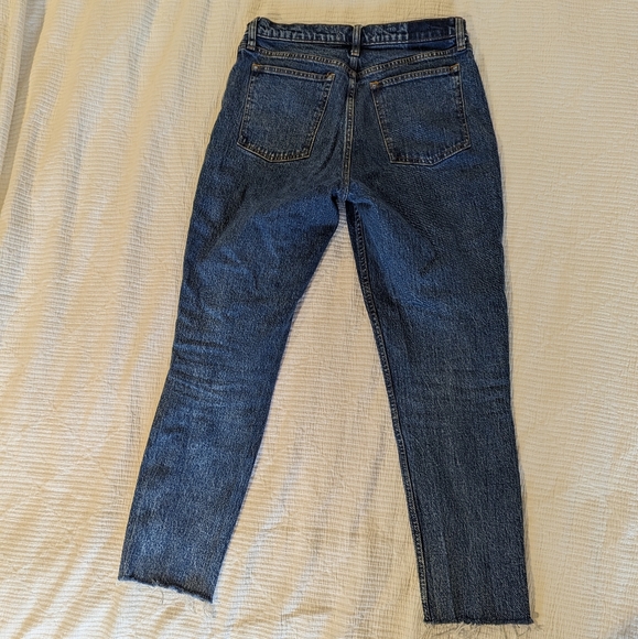 Abercrombie and Fitch The Skinny High Rise jean - Picture 5 of 9